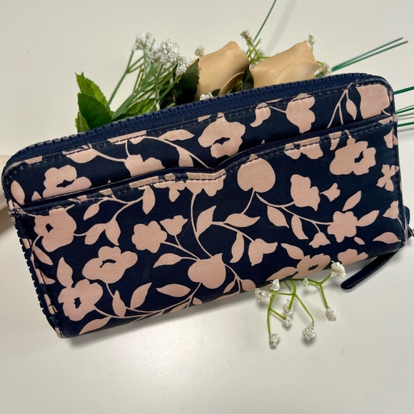 Kate Spade Wallet - Picture 2 of 9